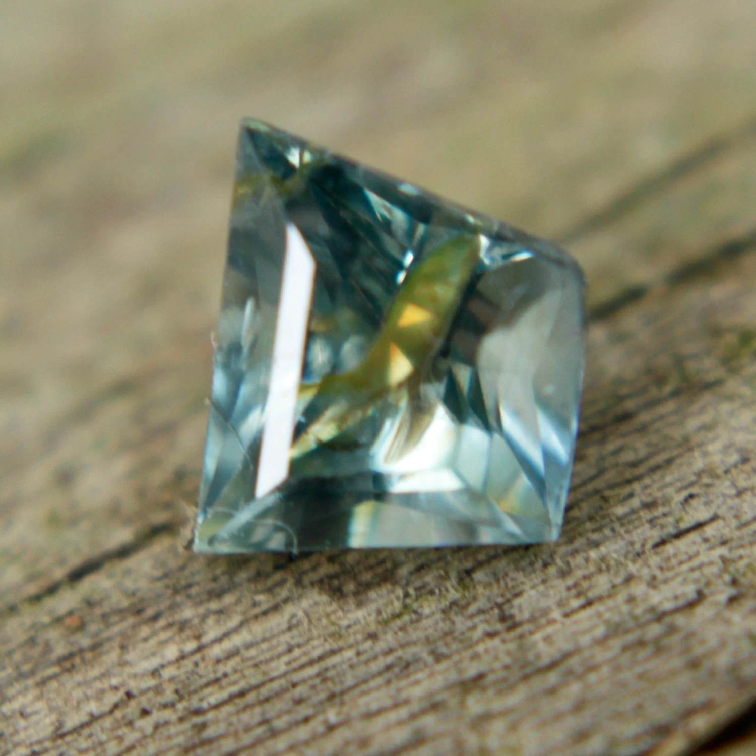 Natural Parti Sapphire – Tapered Baguette Cut (0.68 Ct) 5 Natural Parti Sapphire – Tapered Baguette Cut (0.68 Ct) - Image 5