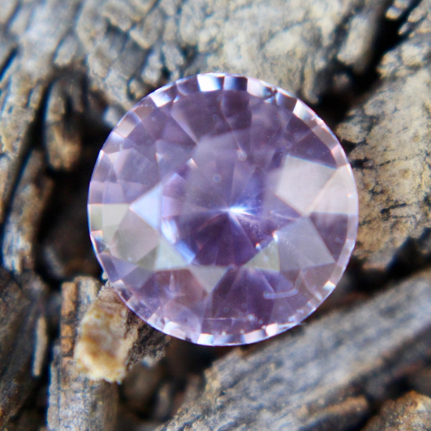 Natural Pink Sapphire – 2.26 Carat Round Cut | Ceylon Gemstone 5 Natural Pink Sapphire – 2.26 Carat Round Cut | Ceylon Gemstone - Image 5