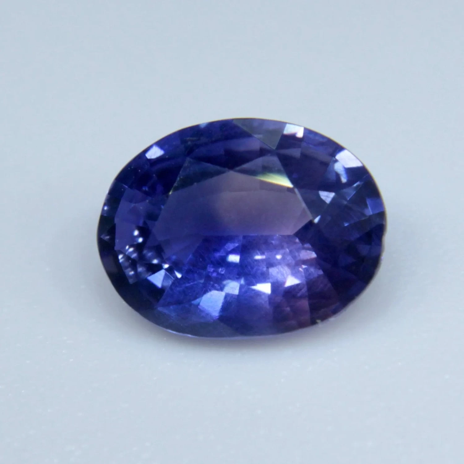 Natural Purple Blue Sapphire – Oval Cut, 1.26 Carat 5 Natural Purple Blue Sapphire – Oval Cut, 1.26 Carat - Image 5