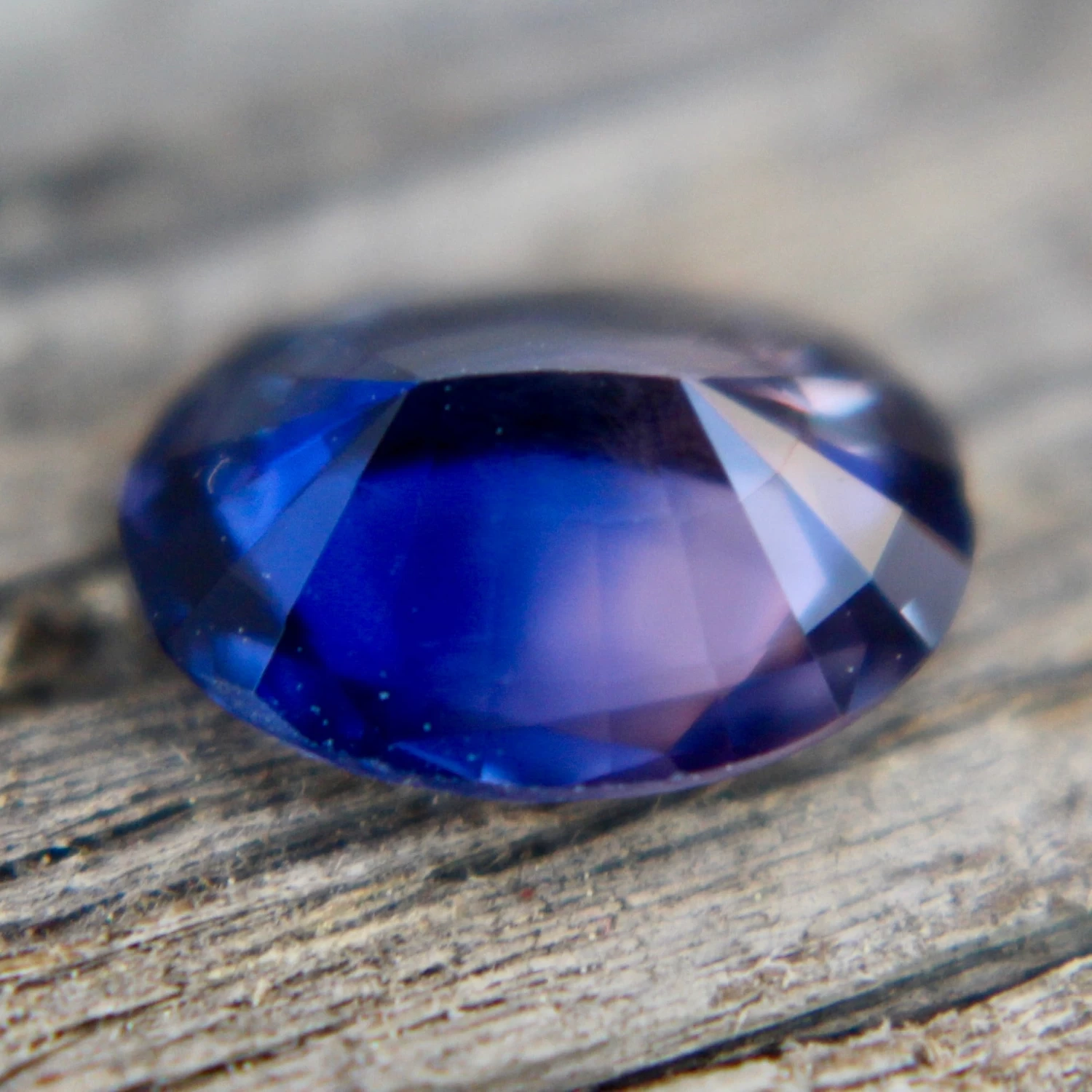 Natural Purple Blue Sapphire – Oval Cut, 1.26 Carat 3 Natural Purple Blue Sapphire – Oval Cut, 1.26 Carat - Image 3