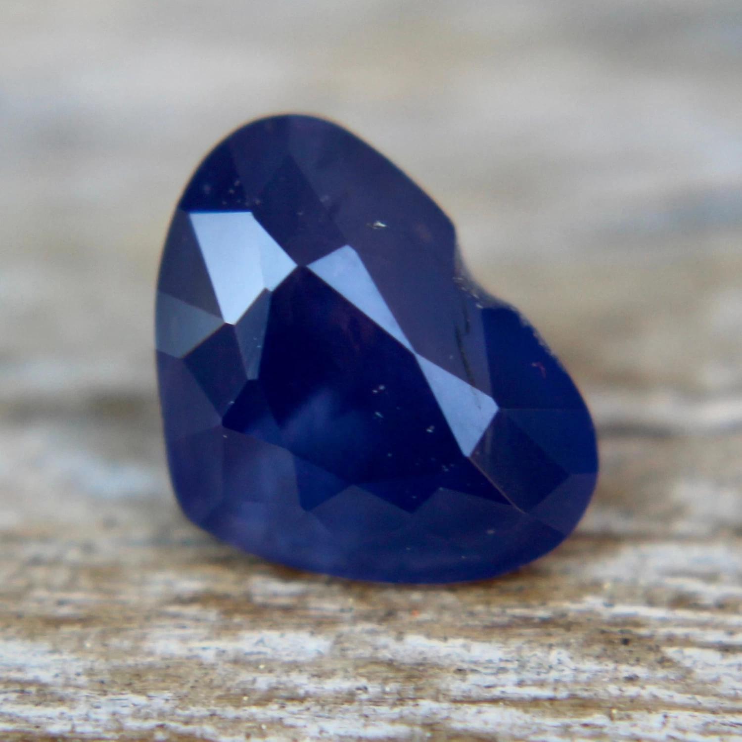 🌟 Natural Purple Sapphire – Heart Cut – 1.94 Carat 4 🌟 Natural Purple Sapphire – Heart Cut – 1.94 Carat - Image 4