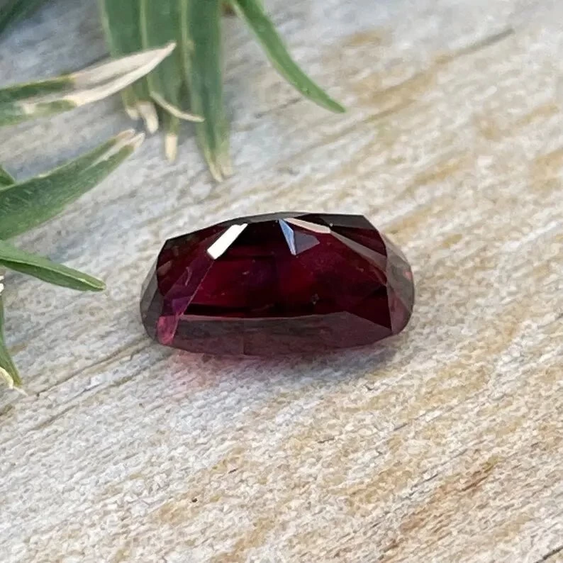 Natural Ruby - 2.30 Carat 4 Natural Ruby - 2.30 Carat - Image 4