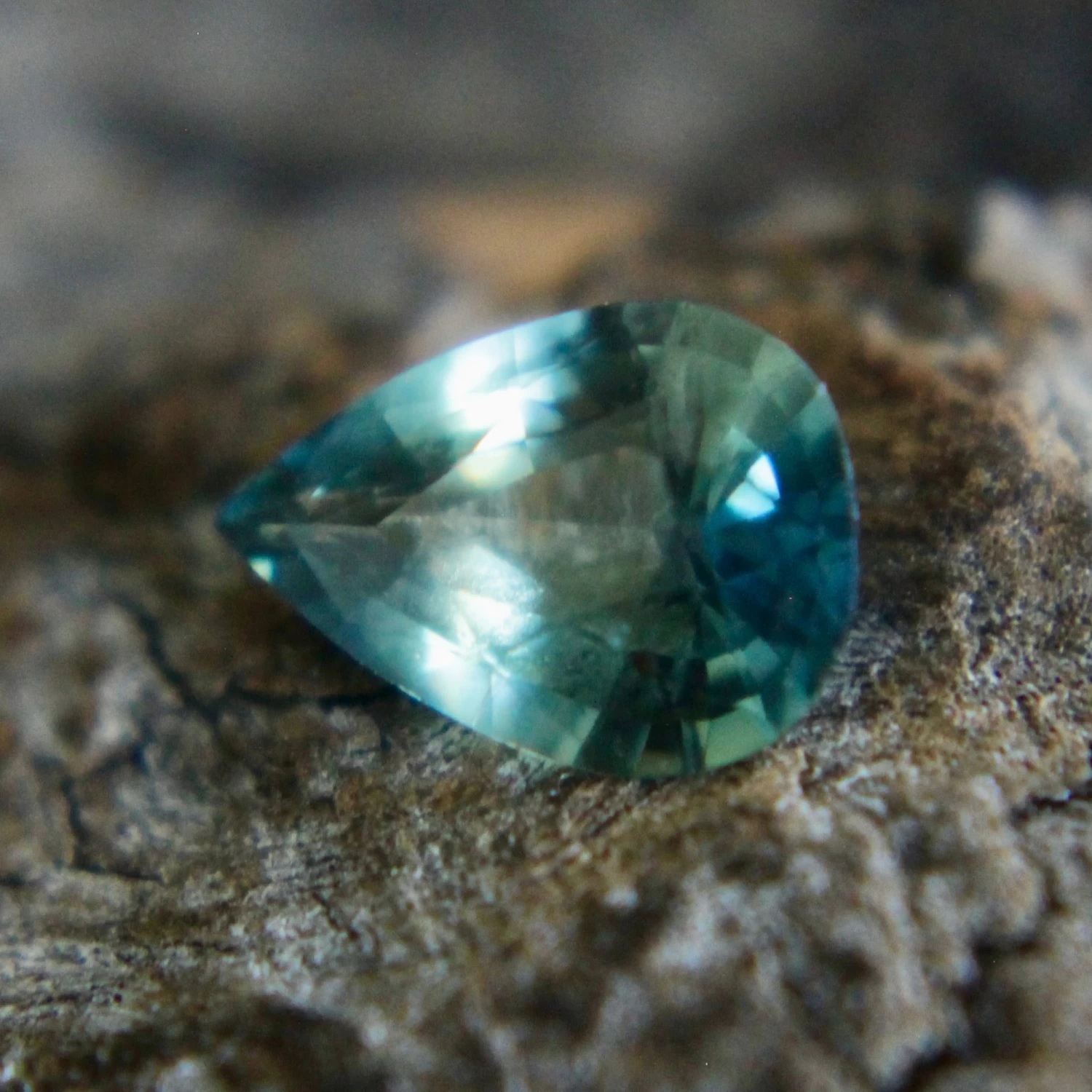 Natural Teal Sapphire – 0.70 Carat Pear Cut | Unheated & Ethically Sourced 4 Natural Teal Sapphire – 0.70 Carat Pear Cut | Unheated & Ethically Sourced - Image 4