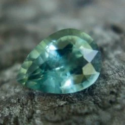 💎 Natural Teal Sapphire – 0.80 Carat,Eye-Clean