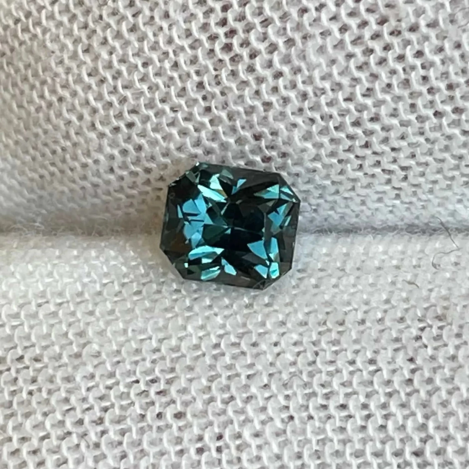 Natural Teal Sapphire – 0.98 Carat Emerald Cut (Unheated) 9 Natural Teal Sapphire – 0.98 Carat Emerald Cut (Unheated) - Image 9