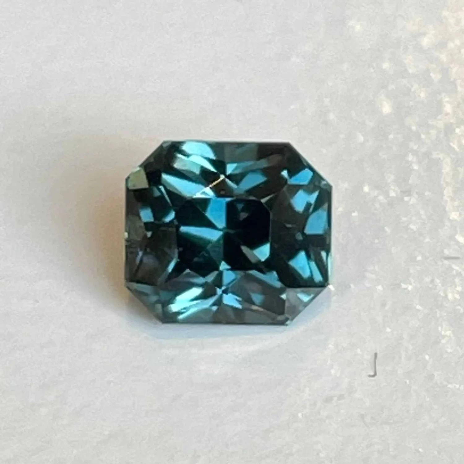 Natural Teal Sapphire – 0.98 Carat Emerald Cut (Unheated) 7 Natural Teal Sapphire – 0.98 Carat Emerald Cut (Unheated) - Image 7