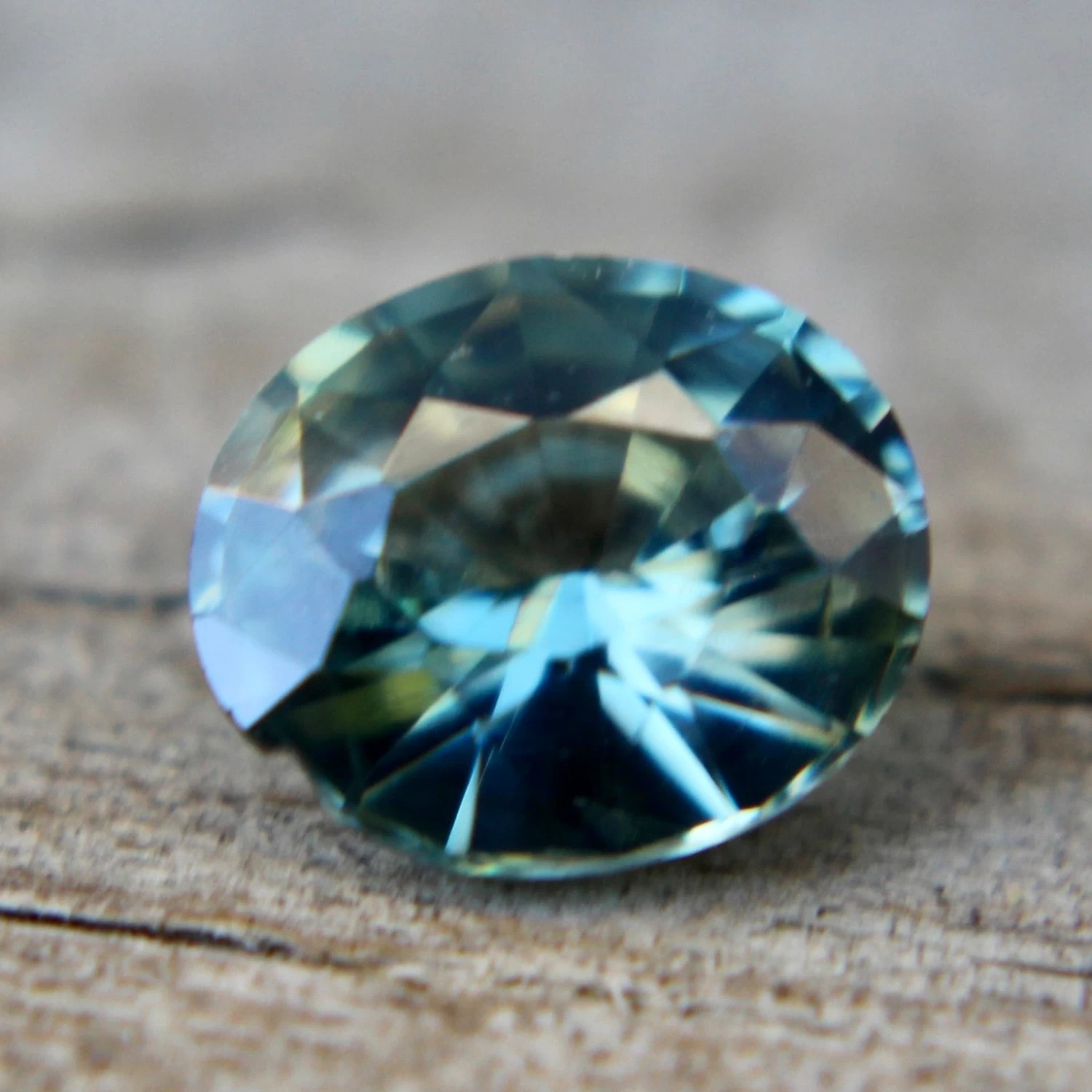 Natural Teal Sapphire – Oval Cut 4 Natural Teal Sapphire – Oval Cut - Image 4