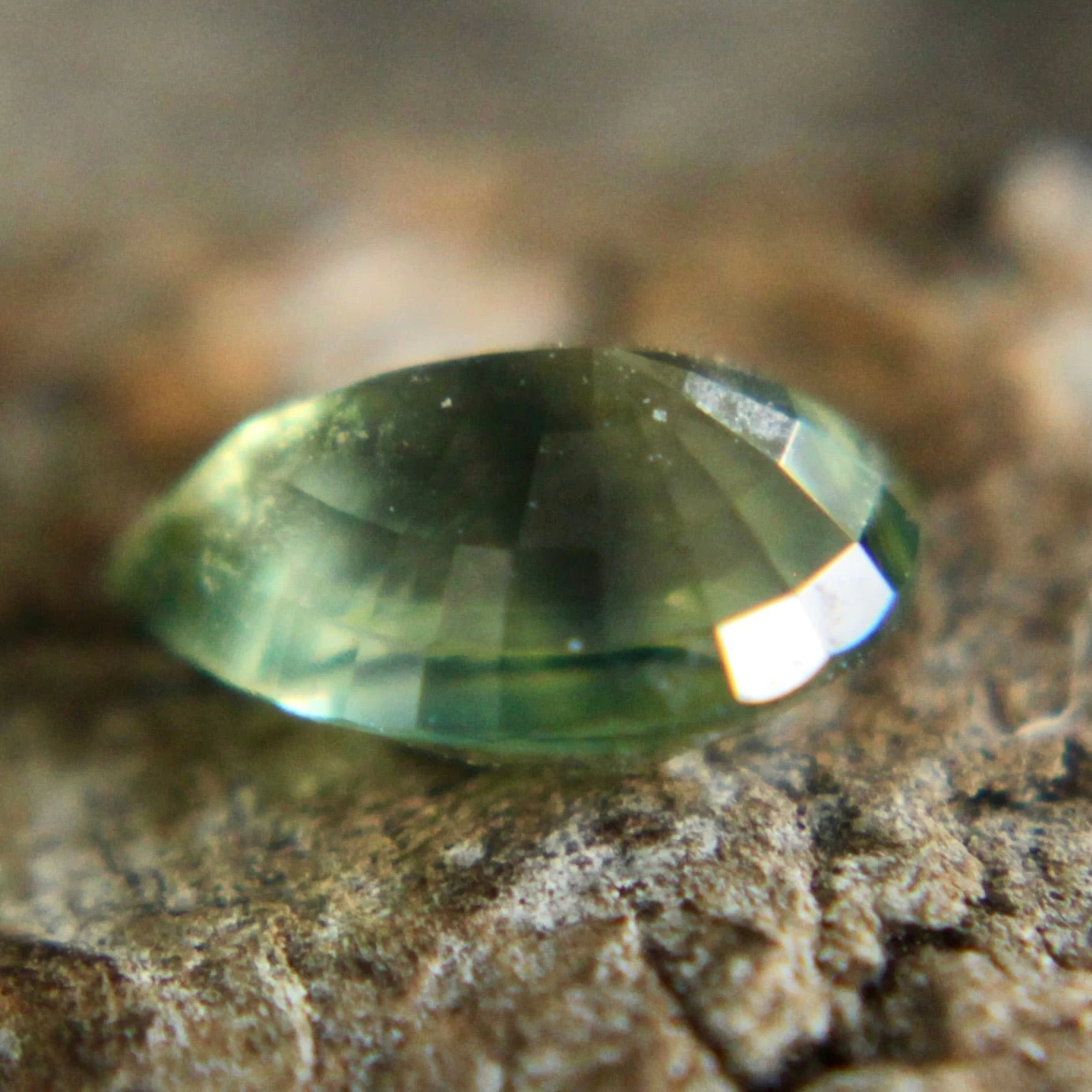 Natural Tri Coloured Sapphire - Parti Sapphire 2 Natural Tri Coloured Sapphire - Parti Sapphire - Image 2