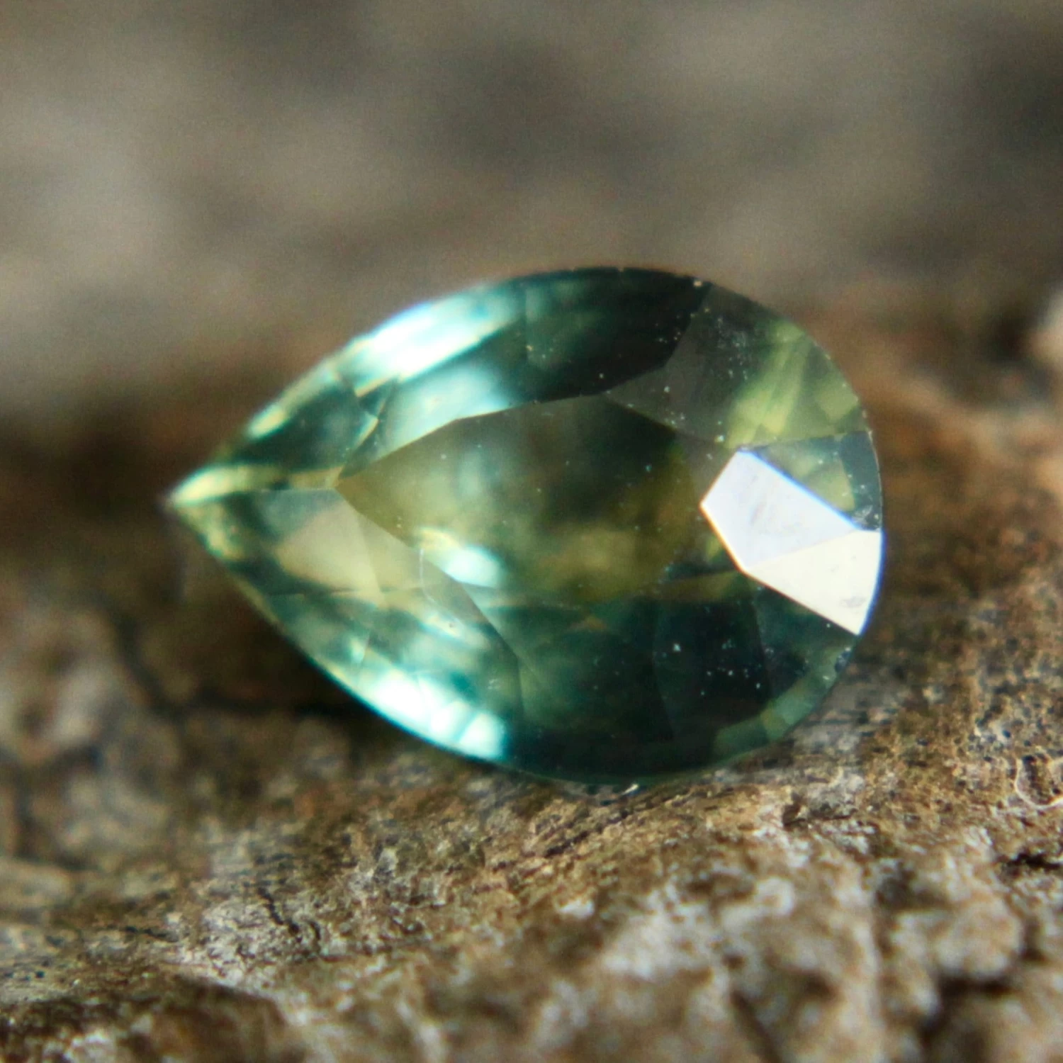 Natural Tri Coloured Sapphire - Parti Sapphire 8 Natural Tri Coloured Sapphire - Parti Sapphire - Image 8