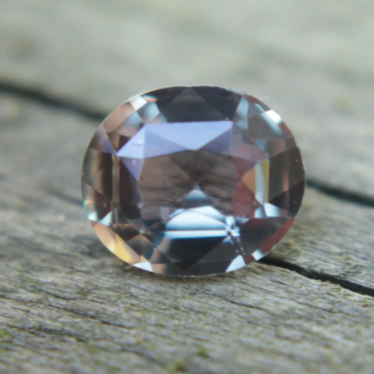 Natural Unique Coloured Sapphire 4 Natural Unique Coloured Sapphire - Image 4