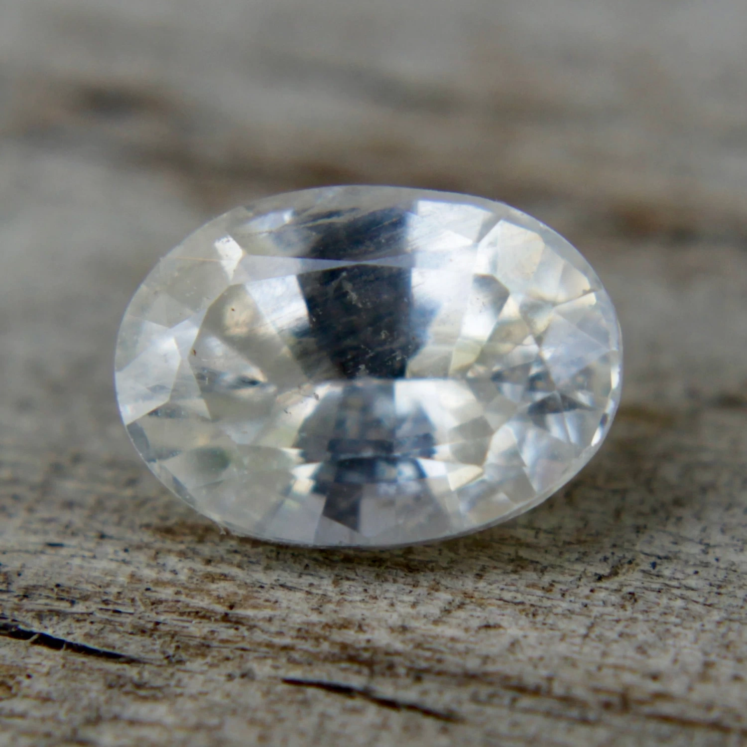 Natural White Sapphire – 0.90 Carat Oval Cut | Ceylon Origin 3 Natural White Sapphire – 0.90 Carat Oval Cut | Ceylon Origin - Image 3