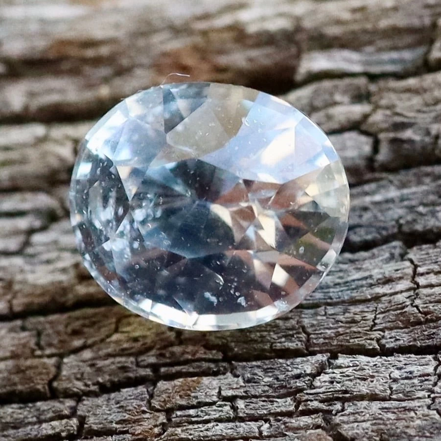 Natural White Sapphire – 1.12 Carat Oval Cut | Ceylon 4 Natural White Sapphire – 1.12 Carat Oval Cut | Ceylon - Image 4