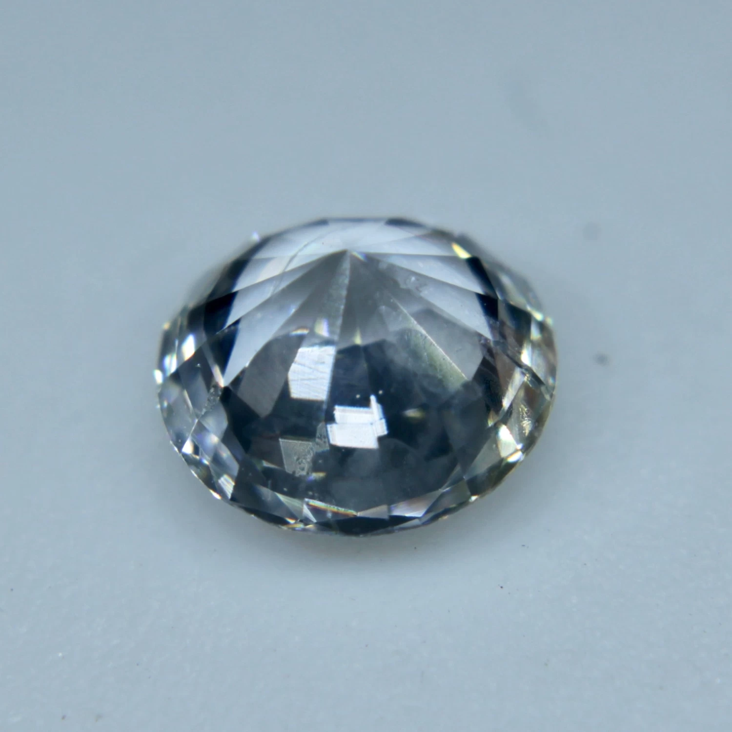 Natural White Sapphire | Round Cut | 0.89 Carat 3 Natural White Sapphire | Round Cut | 0.89 Carat - Image 3