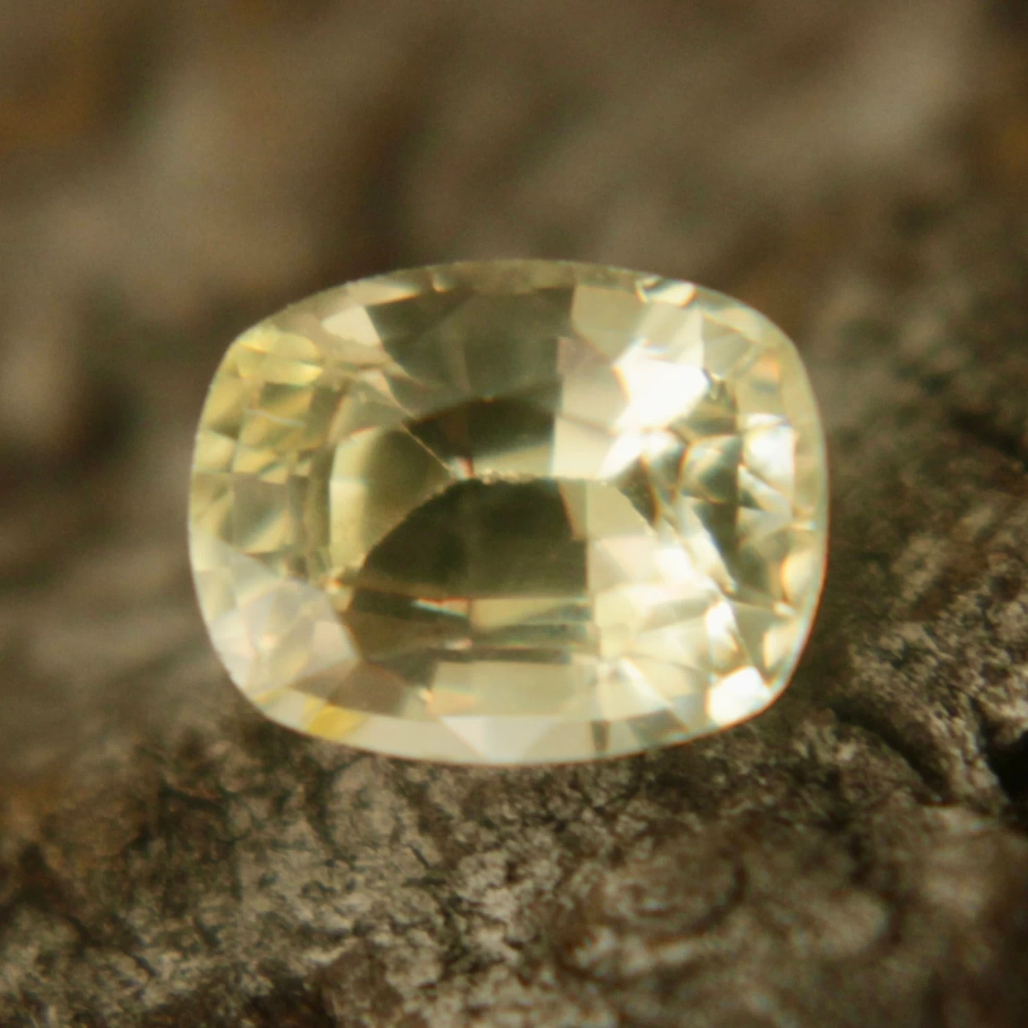 Natural Yellow Sapphire – Cushion Cut 1 Natural Yellow Sapphire – Cushion Cut
